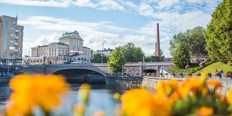 Hämeensilta bridge in the summer.