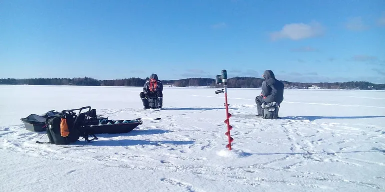 Kiireettömyys, hiljaisuus ja luonnonrauha on osa pilkkiretken erityisyyttä.