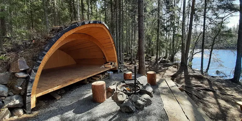 Viitastenperä lean-to shelter in the middle of forest