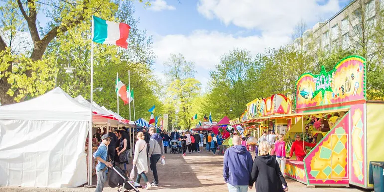 European food market at Hämeenpuisto.