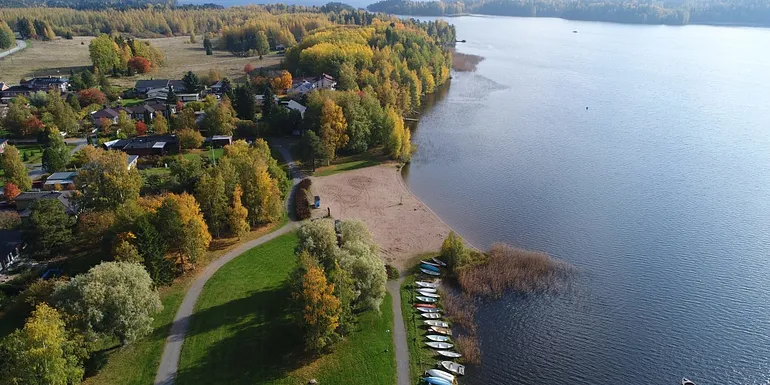 Serlapuiston ranta Ylöjärvellä. Siivikkalan ranta. Serlapuisto Beach in Ylöjärvi.