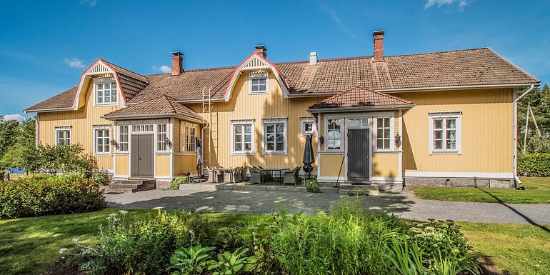 Mattilan Majatalo tarjoaa viihtyisää majoitusta keskellä kauneinta maaseutua Sastamalassa.