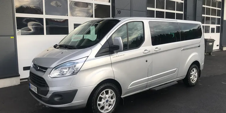 Minibus rental