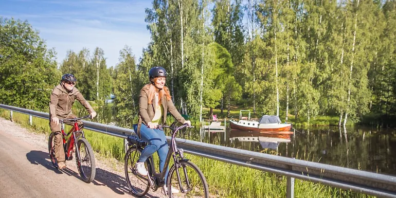 Young women cycling in Teisko.