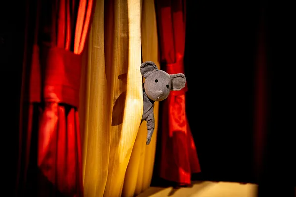Theatre Mukamas