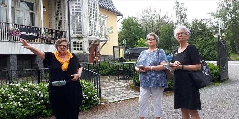 Kiehtova kirjakortteli - opastettu kävelykierros