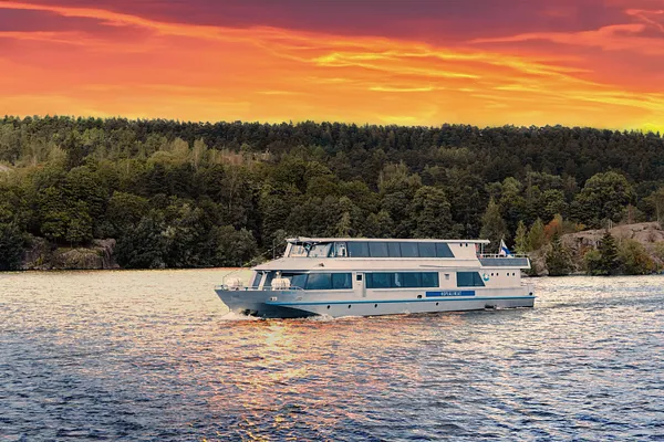Evening Cruises from Laukontori aboard the M/S Silver Sky