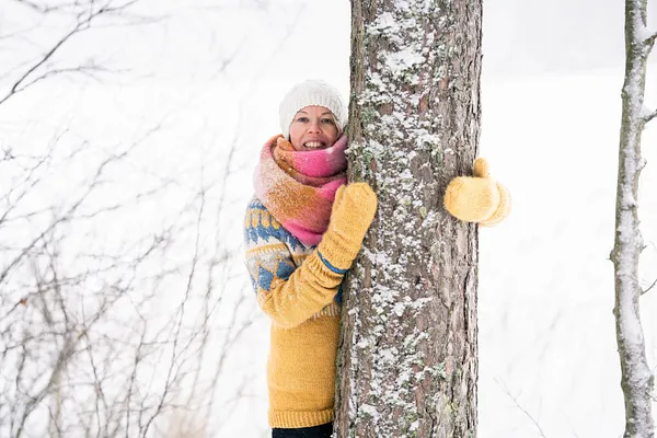 Metsäkylpy luonnossa, lempeää olemista oman itsensä äärellä