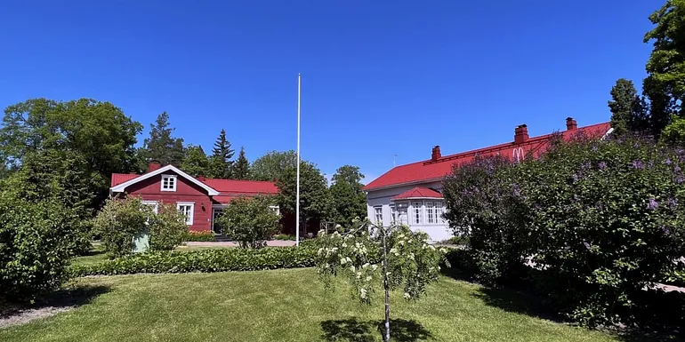 Vehmaan tilan pihapiiri