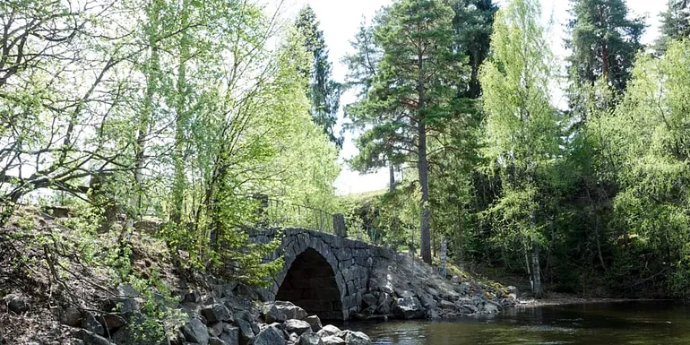 Inkulan vanha holvisilta Viljakkalassa. Old Inkula bridge in Viljakkala.