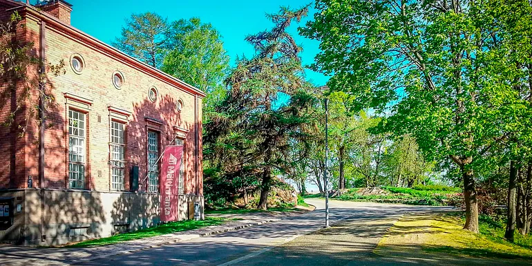 Artcenter Mältinranta in beautiful surroundings near Tammerkoski rapids.