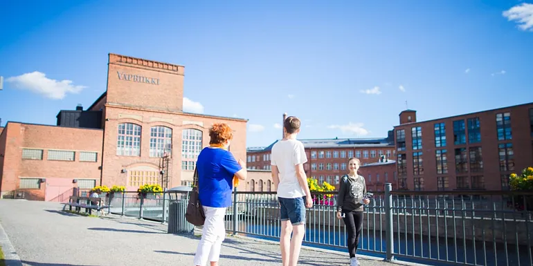 Opastettu kävelykierros Tampereella