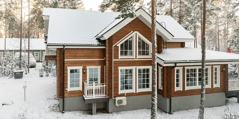 Huvila Aateli ulkoa