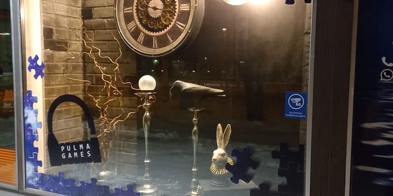 Kuva pakohuoneen näyteikkunasta