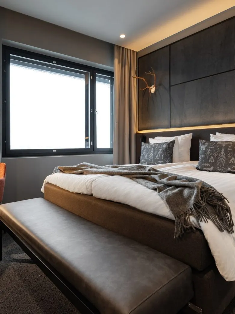LH Arena Mystic Deluxe Queen Room (1)