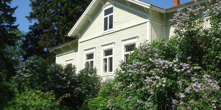 Exterior of the Taidepappila Art Center.