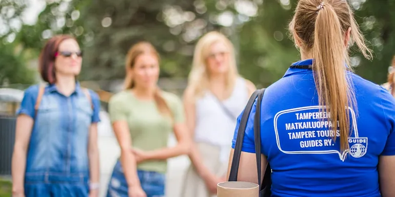 Opastettu kävelykierros Tampereella