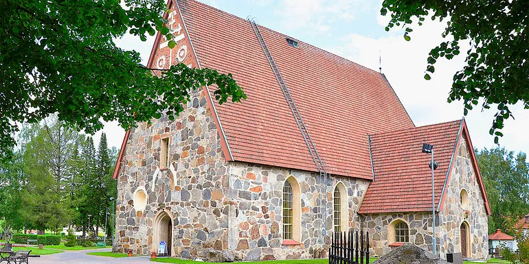 Sääksmäki stone church
