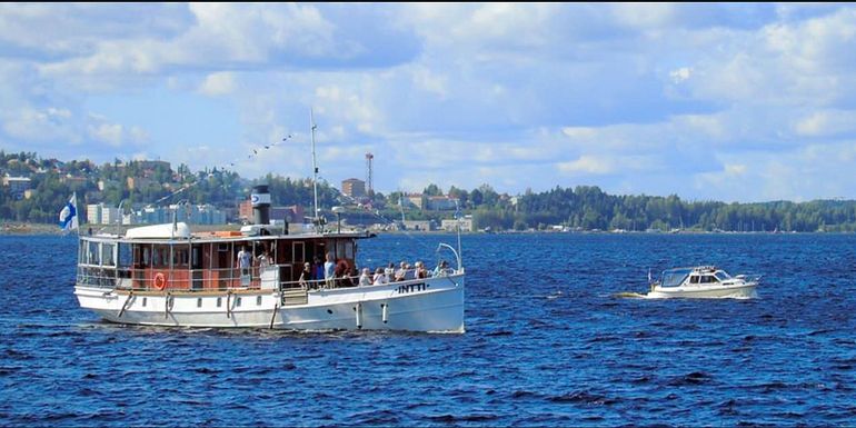 MS Intti cruising towards Maisansalo