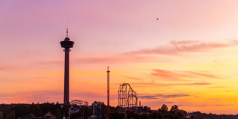 Särkänniemi by sunset